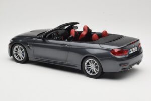 BMW M4 F83 Cabriolet Mineral Grey Paragon 1:18 80432339610 Metal — billede 7 af 8