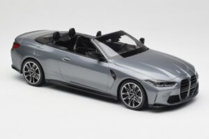 BMW M4 G82 Cabriolet Grey Metallic Minichamps 1:18 155021034 Metal — billede 4 af 6