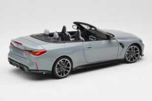 BMW M4 G83 Cabriolet Grey Metallic Minichamps 1:18 110021032 Metal — billede 3 af 8