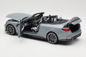 BMW M4 G83 Cabriolet Grey Metallic Minichamps 1:18 110021032 Metal — billede 5 af 8
