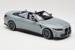 BMW M4 G83 Cabriolet Grey Metallic Minichamps 1:18 110021032 Metal — billede 6 af 8