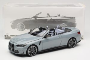 BMW M4 G83 Cabriolet Grey Metallic Minichamps 1:18 110021032 Metal — billede 8 af 8