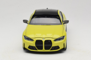 BMW M4 G82 Gul Forhandler Udgave Minichamps 1:18 80435A51949-R1 Metal — billede 4 af 10