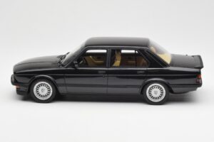 BMW M5 E28 Diamond Sort Otto 1:18 OT184 Resin — billede 3 af 6
