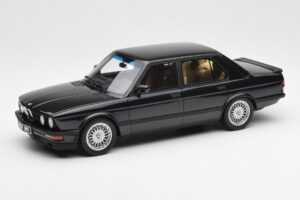 BMW M5 E28 Diamond Sort Otto 1:18 OT184 Resin