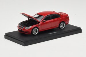 BMW M5 E60 Rød Kyosho 1:43 03503R Metal — billede 3 af 4