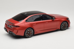 BMW M5 G90 Beach Orange GT Spirit 1:18 GT966 Resin — billede 2 af 6