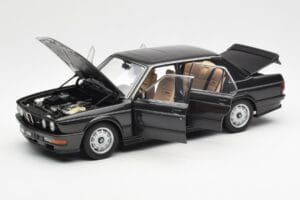 BMW M535i E28 Diamond Sort AUTOart 1:18 75162 Metal — billede 2 af 8