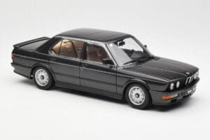 BMW M535i E28 Diamond Sort AUTOart 1:18 75162 Metal — billede 6 af 8