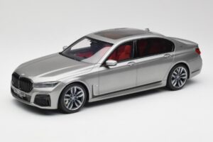 BMW M760i G12 V12 Final Edition Grå GT Spirit 1:18 GT478 Resin