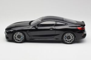 BMW M8 F92 Safir Sort Minichamps 1:18 110029021 Metal — billede 4 af 8