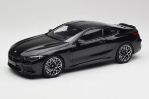 BMW M8 F92 Safir Sort Minichamps 1:18 110029021 Metal