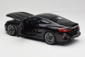 BMW M8 F92 Safir Sort Minichamps 1:18 110029021 Metal — billede 5 af 8
