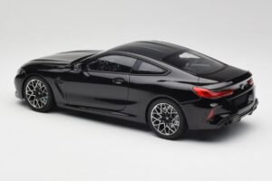 BMW M8 F92 Safir Sort Minichamps 1:18 110029021 Metal — billede 7 af 8
