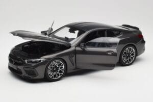 BMW M8 F92 Grey Metallic Minichamps 1:18 110029022 Metal — billede 2 af 8