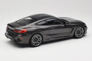 BMW M8 F92 Grey Metallic Minichamps 1:18 110029022 Metal — billede 3 af 8