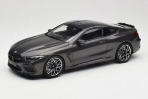 BMW M8 F92 Grey Metallic Minichamps 1:18 110029022 Metal