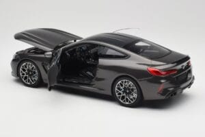BMW M8 F92 Grey Metallic Minichamps 1:18 110029022 Metal — billede 5 af 8