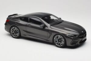 BMW M8 F92 Grey Metallic Minichamps 1:18 110029022 Metal — billede 6 af 8