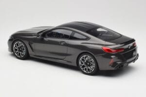 BMW M8 F92 Grey Metallic Minichamps 1:18 110029022 Metal — billede 7 af 8