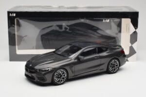 BMW M8 F92 Grey Metallic Minichamps 1:18 110029022 Metal — billede 8 af 8