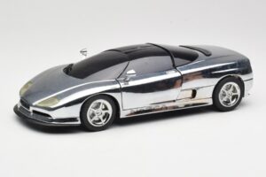 BMW Nazca M12 Chrome Silver Revell 1:18 08916 Metal