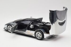 BMW Nazca M12 Chrome Silver Revell 1:18 08916 Metal — billede 5 af 8