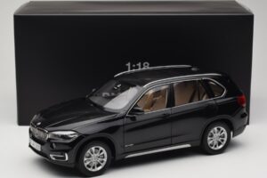 BMW X5 E70 Sapphire Black Paragon 1:18 PA-97071 Metal — billede 8 af 8