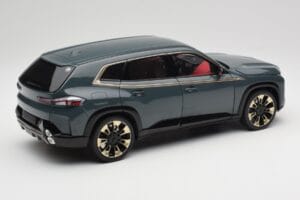 BMW XM G09 Isle of Man Green Minichamps 1:18 110023300 Metal — billede 3 af 8