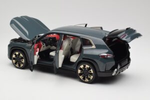 BMW XM G09 Isle of Man Green Minichamps 1:18 110023300 Metal — billede 5 af 8