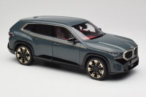 BMW XM G09 Isle of Man Green Minichamps 1:18 110023300 Metal — billede 6 af 8