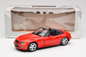 BMW Z3 E36/7 Cabriolet Rød UT Models 1:18 180024330 Metal — billede 8 af 8