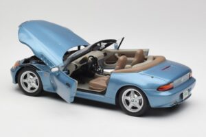 BMW Z3 E36/7 James Bond Goldeneye Blå Metallic UT Models 1:18 180024336 Metal — billede 5 af 8