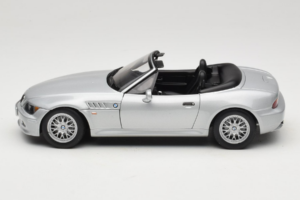 BMW Z3 Roadster 1.8 Sølv Forhandler Udgave UT Models 1:18 80439411712 Metal — billede 4 af 8