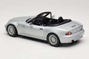 BMW Z3 Roadster 1.8 Sølv Forhandler Udgave UT Models 1:18 80439411712 Metal — billede 7 af 8