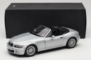 BMW Z3 Roadster 1.8 Sølv Forhandler Udgave UT Models 1:18 80439411712 Metal — billede 8 af 8