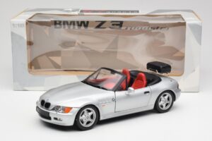 BMW Z3 Roadster Med Bagagebærer Sølv UT Models 1:18 20407 Metal — billede 8 af 8