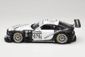 BMW Z4 #676 H. Stuck / J. Hennerici / D. Hurtgen Team Schubert Nürburgring 24 Hours 2006 AUTOart 1:18 80649 Metal — billede 3 af 6