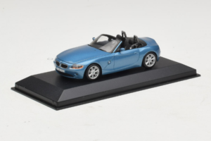 BMW Z4 E85 Cabriolet Light Blue Metallic Minichamps 1:43 BMW016 Metal — billede 2 af 4