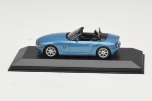 BMW Z4 E85 Cabriolet Light Blue Metallic Minichamps 1:43 BMW016 Metal