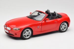 BMW Z4 E85 Roadster Rød Bburago 1:18 34046 Metal