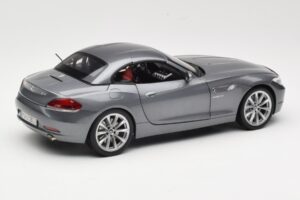 BMW Z4 E89 sDrive 35i Space Grey Metallic Kyosho 1:18 80432147085 Metal — billede 3 af 8