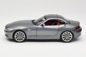 BMW Z4 E89 sDrive 35i Space Grey Metallic Kyosho 1:18 80432147085 Metal — billede 4 af 8