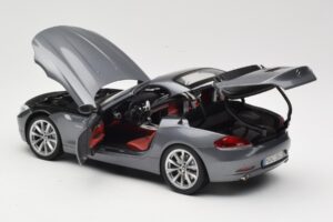 BMW Z4 E89 sDrive 35i Space Grey Metallic Kyosho 1:18 80432147085 Metal — billede 5 af 8