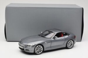 BMW Z4 E89 sDrive 35i Space Grey Metallic Kyosho 1:18 80432147085 Metal — billede 8 af 8