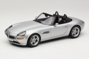 BMW Z8 Sølv 007 The World Is Not Enough AUTOart 1:18 70511 Metal