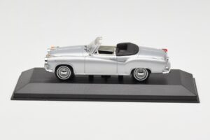 Borgward Isabella Cabriolet Sølv Minichamps 1:43 400096030 Metal
