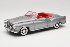 Borgward Isabella Cabriolet Sølv Revell 1:18 8411 Metal