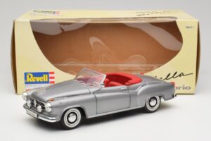 Borgward Isabella Cabriolet Sølv Revell 1:18 8411 Metal — billede 8 af 8