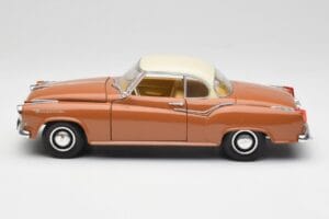 Borgward Isabella Coupe Bronze Hvid Revell 1:18 08982 Metal — billede 4 af 8
